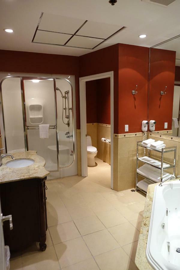 Chateau Louis Hotel & Conference Centre إيدمونتون المظهر الخارجي الصورة